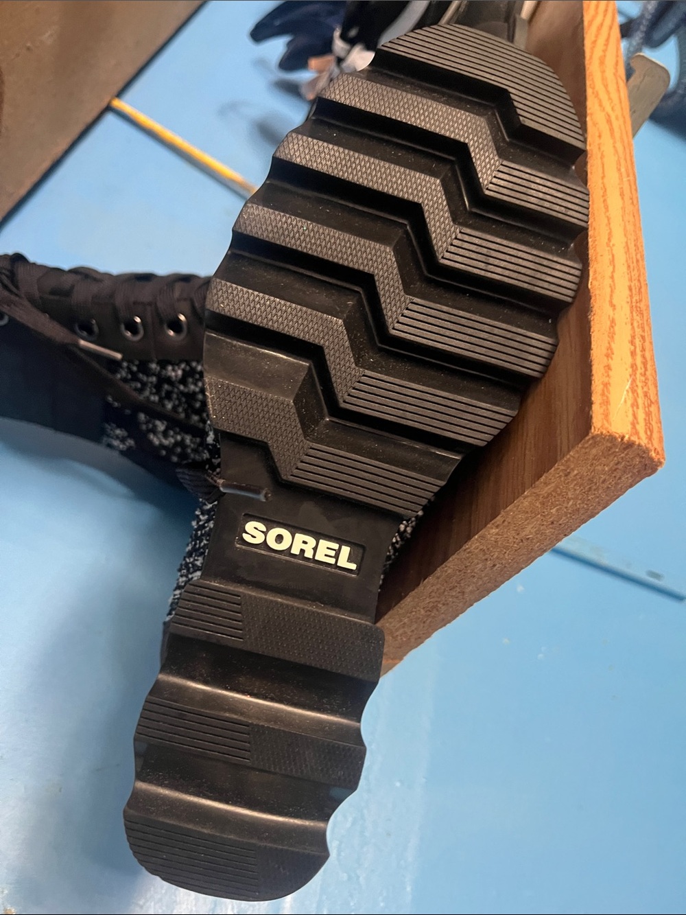 Sorel Black Lace-Up Waterproof Women's Boots with Patterned Heel - Picture 3 of 6